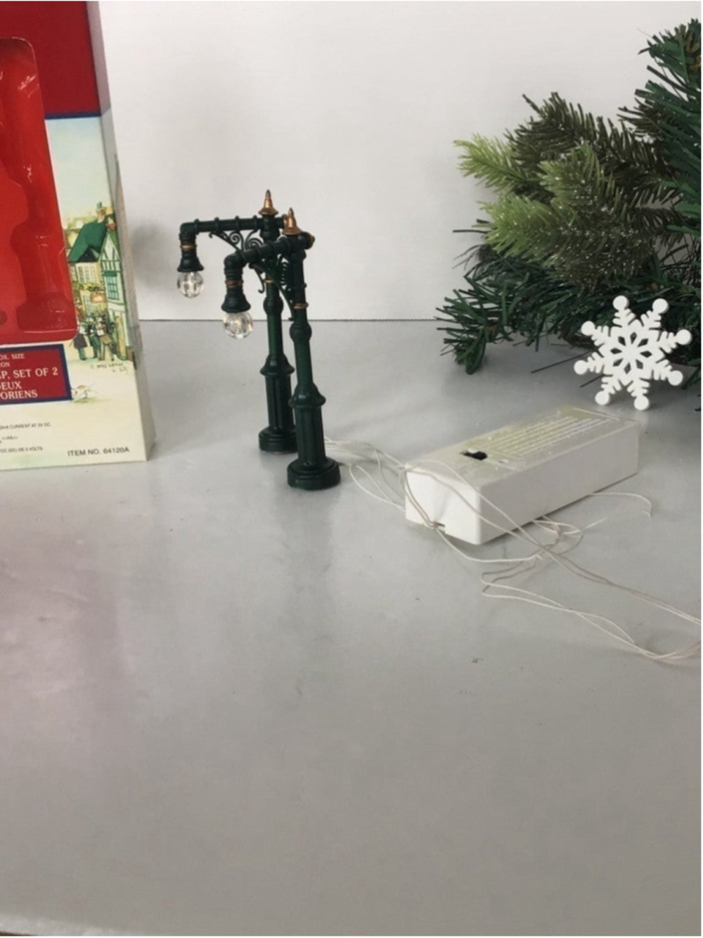 Vintage Lemax Christmas Village 1996 Victorian Street Lamps -set of 2 - Picture 2 of 4